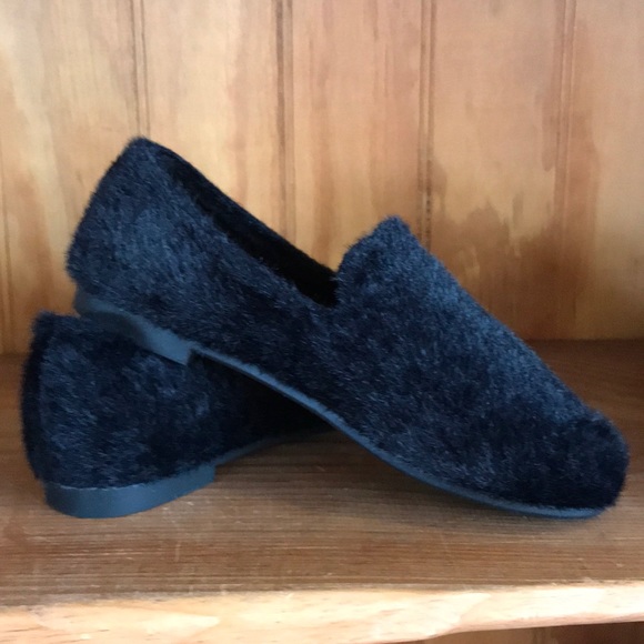 Slippers - Picture 2 of 6